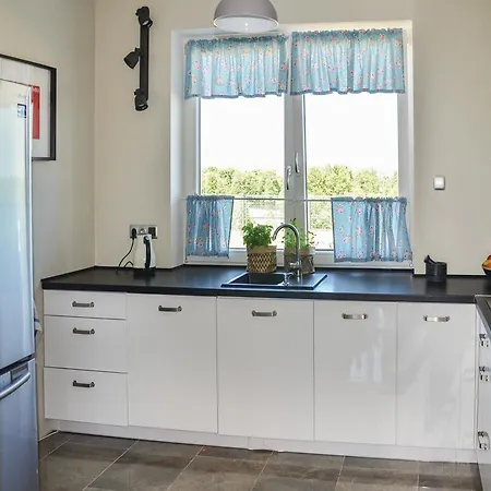 Five-bedroom Holiday In Leleszki