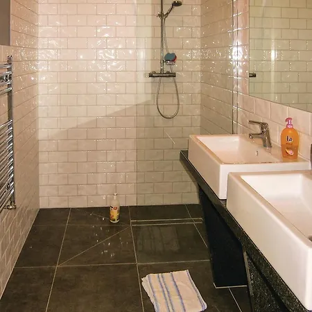 Five-bedroom Holiday In * Leleszki